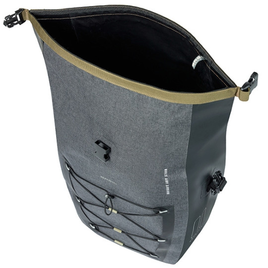 BASIL NAVIGATOR STORM TORBA  M SINGLE BAG MIK HOOKS, 12-15L, black new 2026