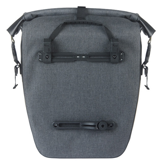 BASIL NAVIGATOR STORM TORBA  M SINGLE BAG MIK HOOKS, 12-15L, black new 2026