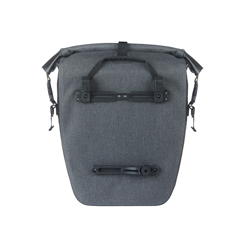 BASIL NAVIGATOR STORM TORBA  M SINGLE BAG MIK HOOKS, 12-15L, black new 2026