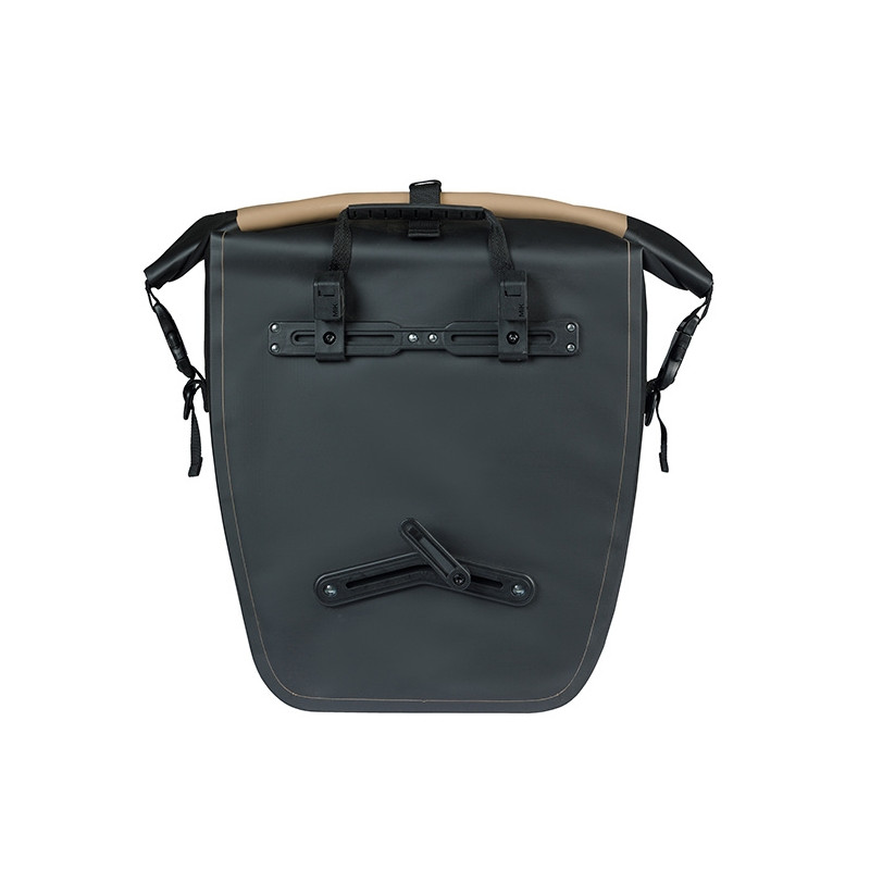 BASIL RIVO TORBA L SINGLE BAG TARAPAULIN, MIK HOOKS, 25-31L, sand/black new 2026