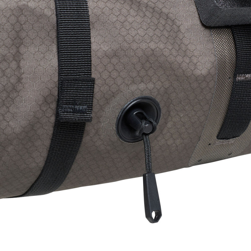ORTLIEB TORBA BIKE PACKING NA KIEROWNICĘ HANDLEBAR-PACK DARK SAND 15L